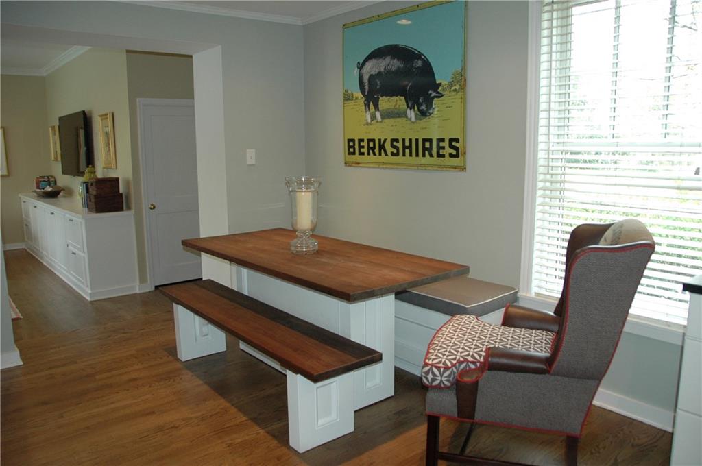 303 Pine Road Edgeworth, PA 15143 - Photo 10 of 24 Built-in banquette has storage beneath.