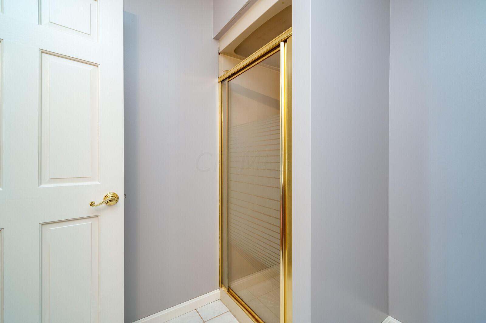 5562 Decker Road Franklin, OH 45005 - Photo 27 of 36 Master Bathroom