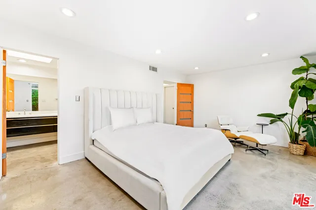 $10,500 | 3744 Cody Road, Sherman Oaks, CA 91403