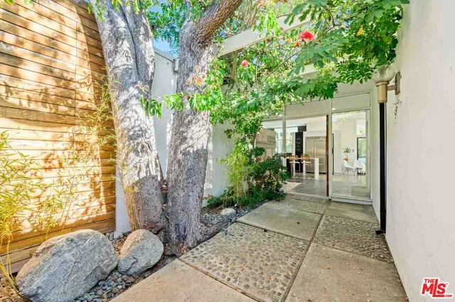 $10,500 | 3744 Cody Road, Sherman Oaks, CA 91403