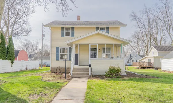 $249,900 | 207 East John Street, Nappanee, IN 46550