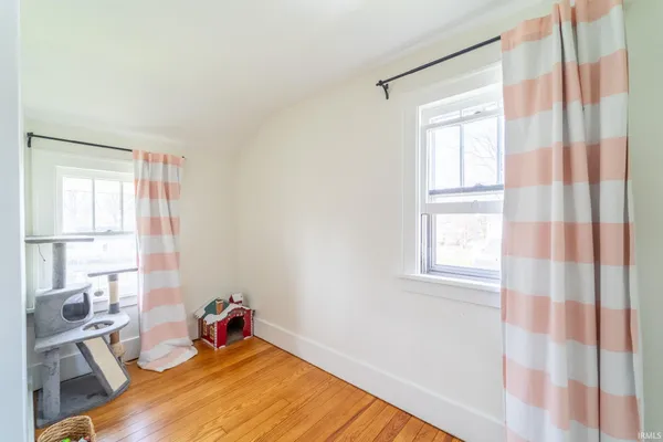 $249,900 | 207 East John Street, Nappanee, IN 46550