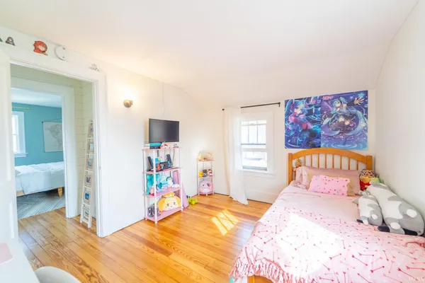 $249,900 | 207 East John Street, Nappanee, IN 46550