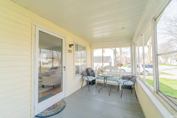 $249,900 | 207 East John Street, Nappanee, IN 46550