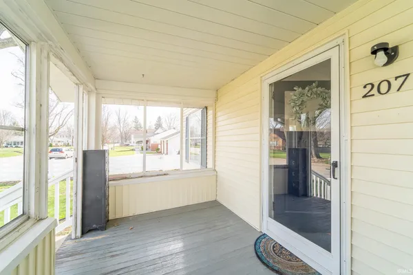 $249,900 | 207 East John Street, Nappanee, IN 46550