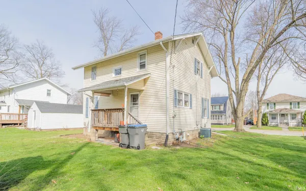 $249,900 | 207 East John Street, Nappanee, IN 46550