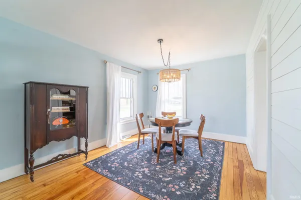 $249,900 | 207 East John Street, Nappanee, IN 46550