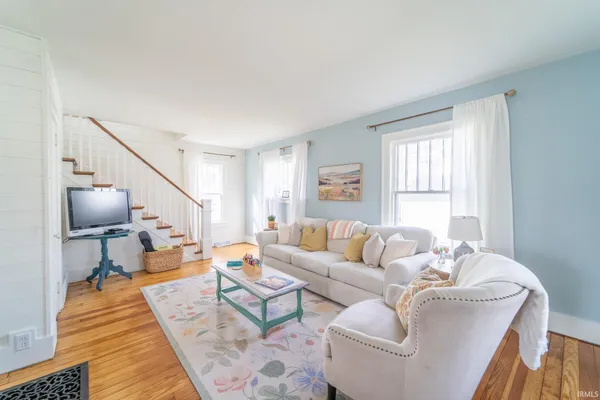 $249,900 | 207 East John Street, Nappanee, IN 46550