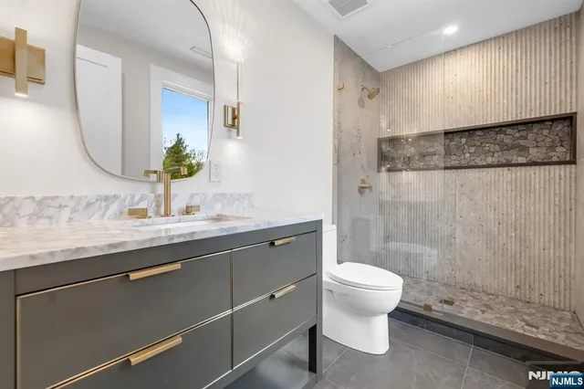 $3,300,000 | 75 Susan Drive, Closter, NJ 07624