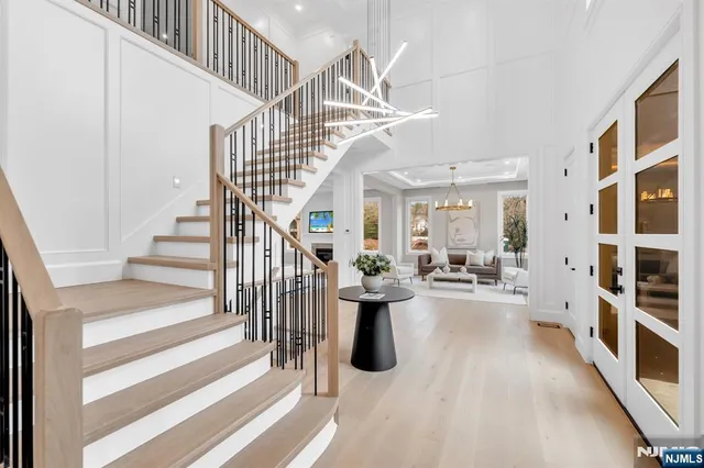 a view of entryway and hall