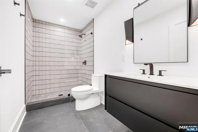 $3,300,000 | 75 Susan Drive, Closter, NJ 07624