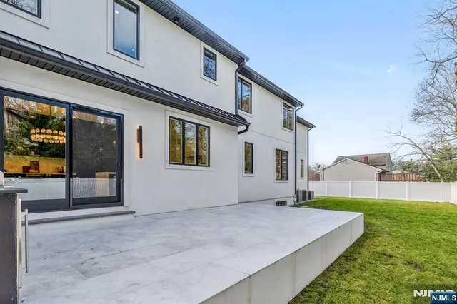 $3,300,000 | 75 Susan Drive, Closter, NJ 07624