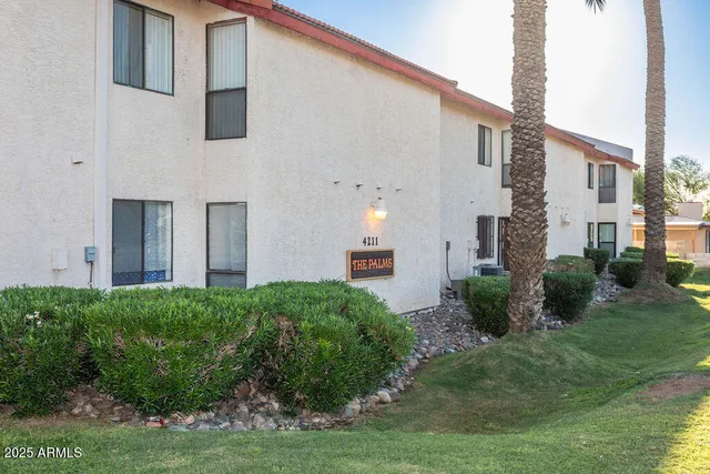 $198,000 | 4211 East Palm Lane, Unit 219, Phoenix, AZ 85008