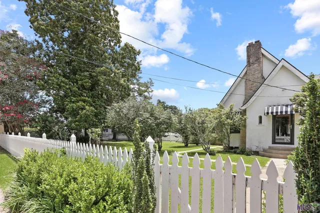 $525,000 | 11892 Ferdinand Street, St. Francisville, LA 70775