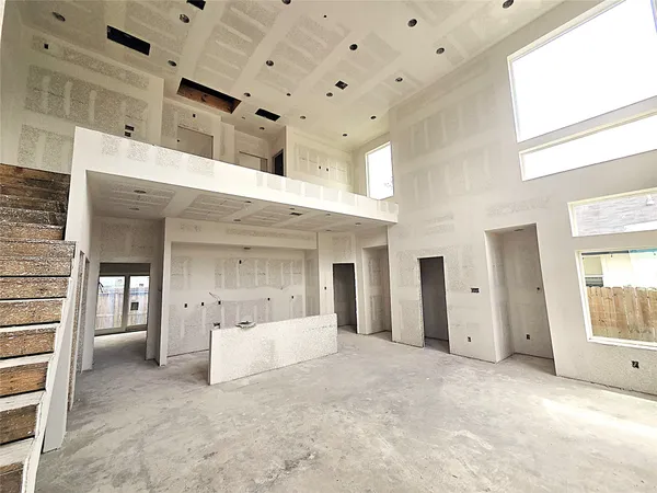 a view of a white building