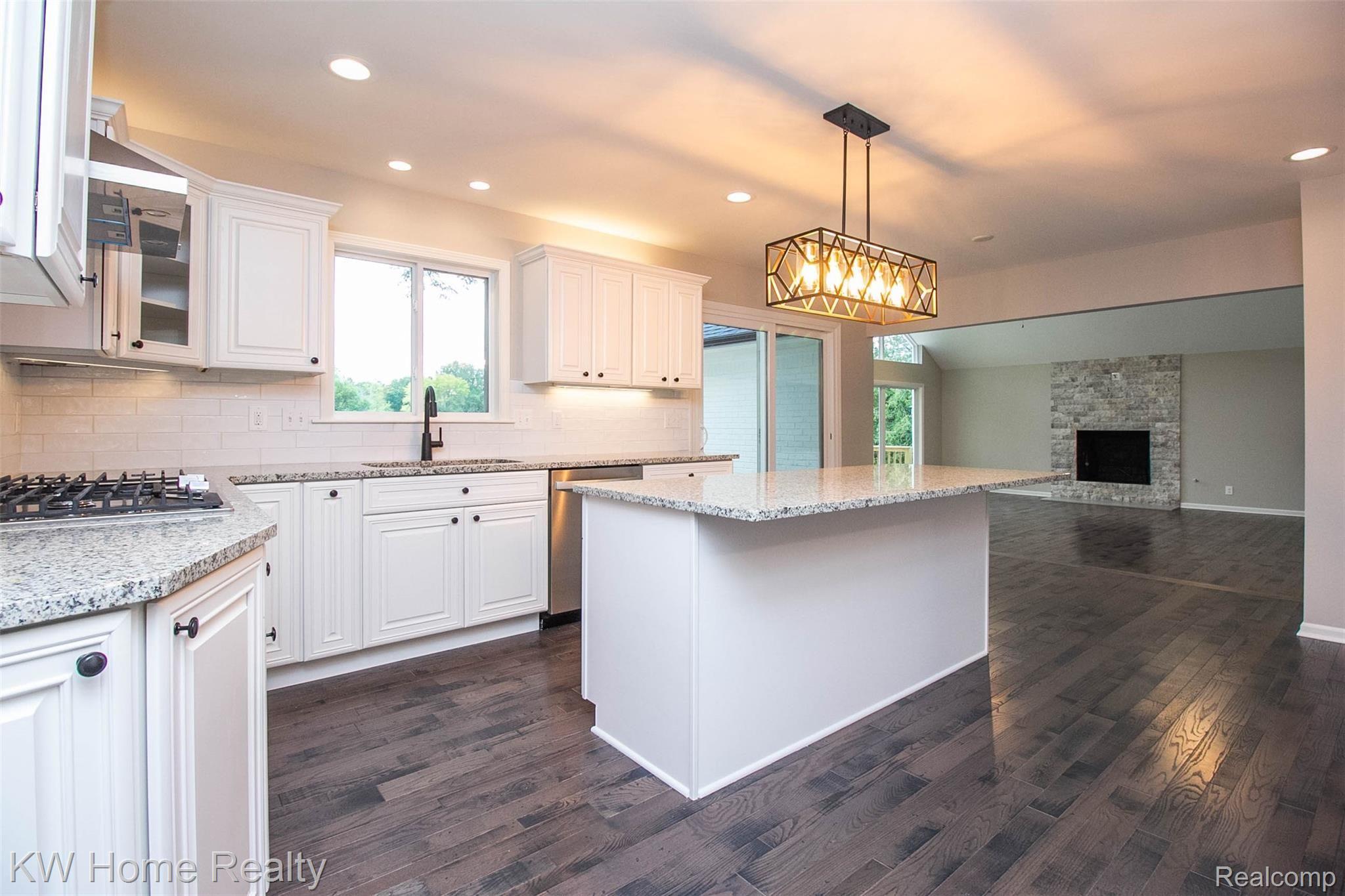 4260 Stoddard Road West Bloomfield, MI 48323 - Photo 18 of 47 19.jpg