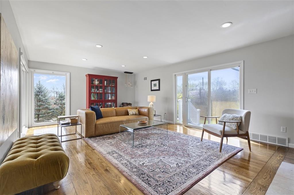 305 Buckingham Road Pittsburgh, PA 15215 - Photo 6 of 35 Gallery Image 6