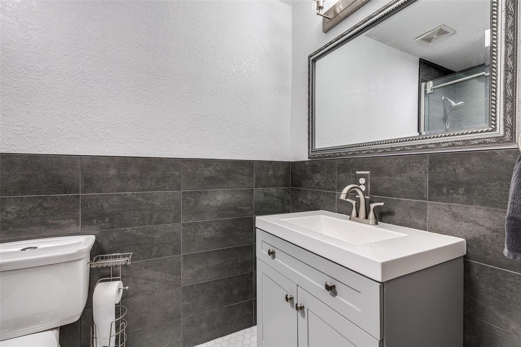 7501 Cedarhill Road Watauga, TX 76148 - Photo 13 of 16