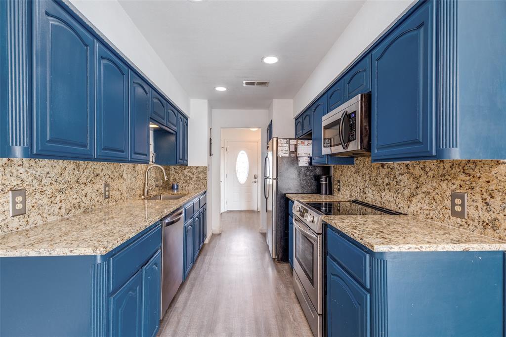 7501 Cedarhill Road Watauga, TX 76148 - Photo 5 of 16