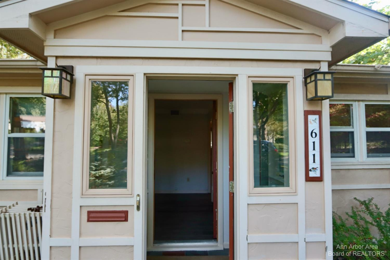 611 Robin Road Ann Arbor, MI 48103 - Photo 5 of 31 Photo 6