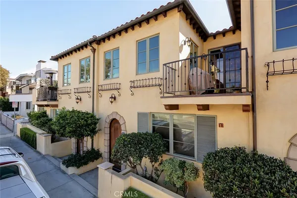 $9,000 | 514 Manhattan Beach Boulevard, Manhattan Beach, CA 90266
