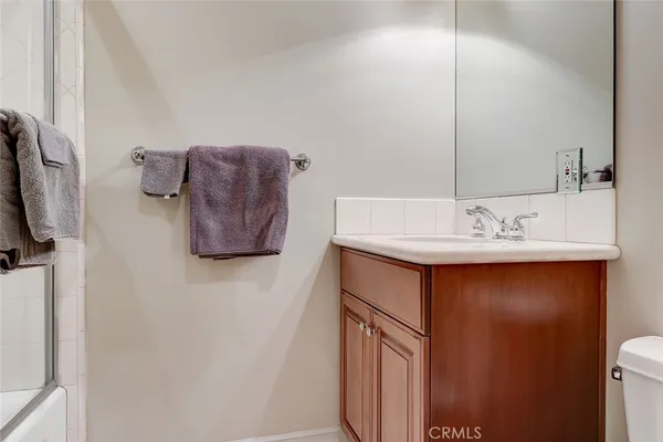 $9,000 | 514 Manhattan Beach Boulevard, Manhattan Beach, CA 90266