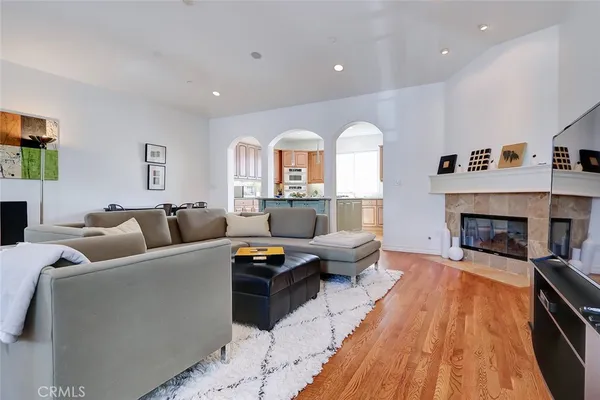 $9,000 | 514 Manhattan Beach Boulevard, Manhattan Beach, CA 90266