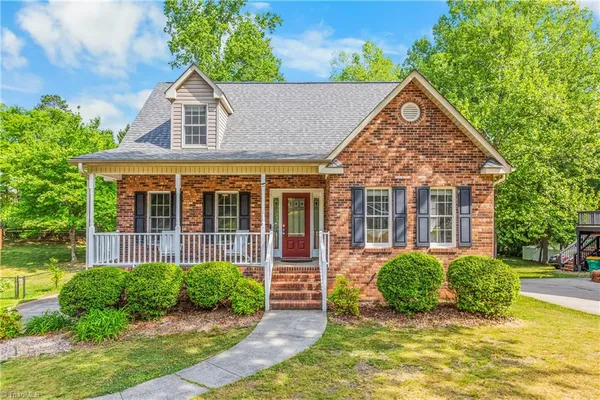 $372,000 | 6721 Fairwood Court, Clemmons, NC 27012