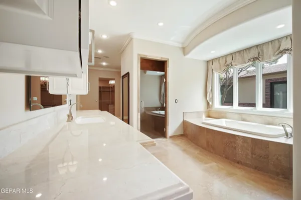 $1,500,000 | 7 Cielo Del Este, Anthony, NM 88021