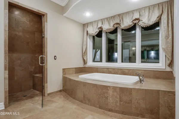 $1,500,000 | 7 Cielo Del Este, Anthony, NM 88021