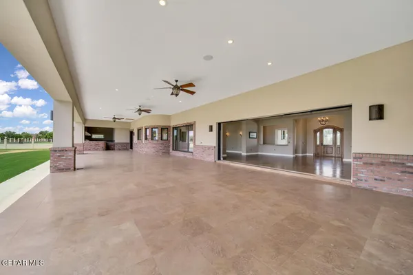 $1,500,000 | 7 Cielo Del Este, Anthony, NM 88021