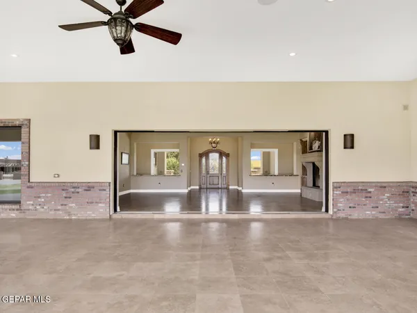 $1,500,000 | 7 Cielo Del Este, Anthony, NM 88021