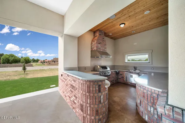 $1,500,000 | 7 Cielo Del Este, Anthony, NM 88021