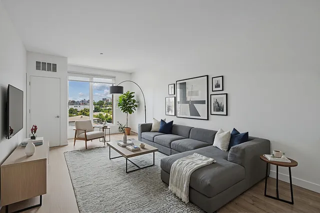 $2,227 | 179 Academy Street, Unit 400, Jersey City, NJ 07306