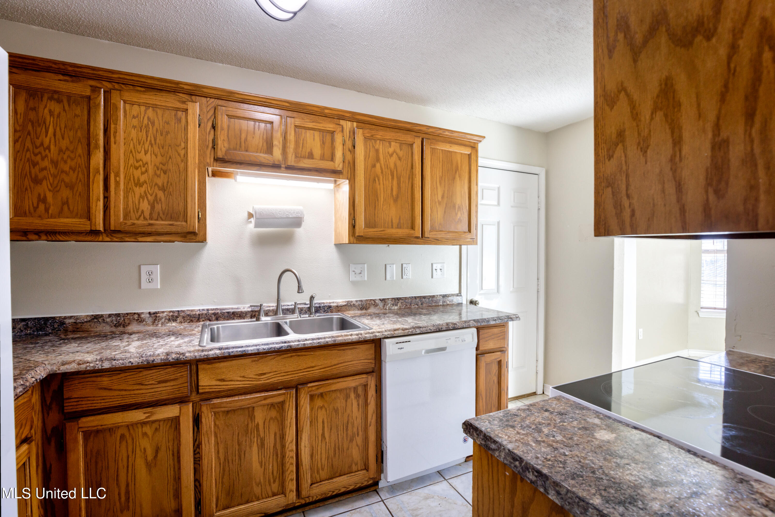 1312 Deana Road Ocean Springs, MS 39564 - Photo 10 of 28 1312DeanaRd-10