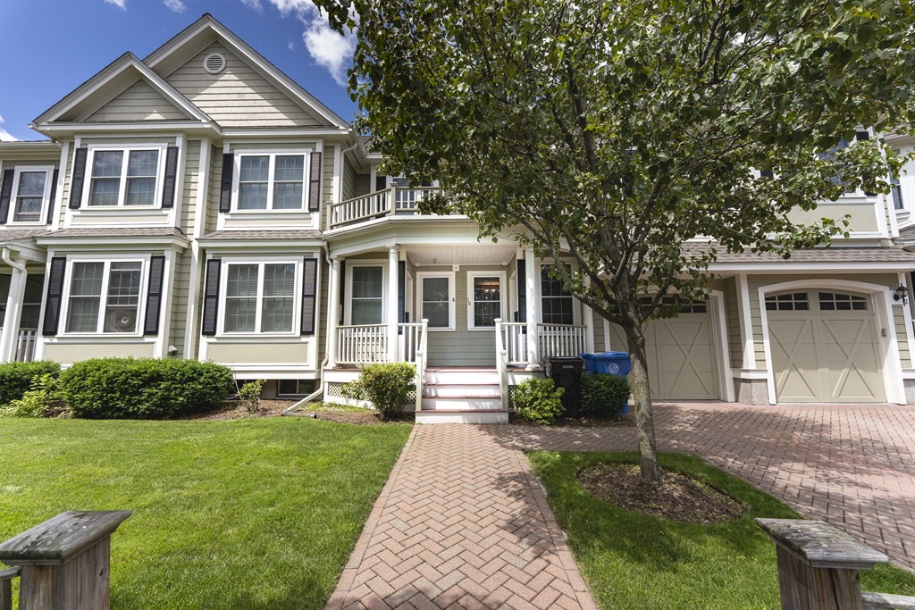 10 Oakley Road, Unit 10 Belmont, MA 02478 - Photo 1 of 26 Gallery Image 1