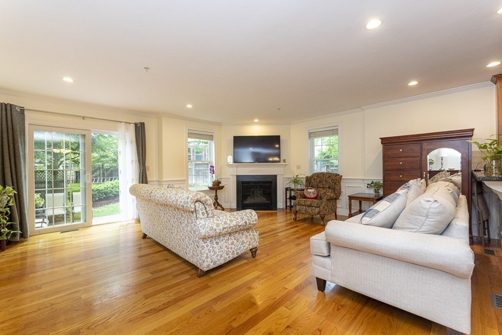 10 Oakley Road, Unit 10 Belmont, MA 02478 - Photo 2 of 26 Gallery Image 2