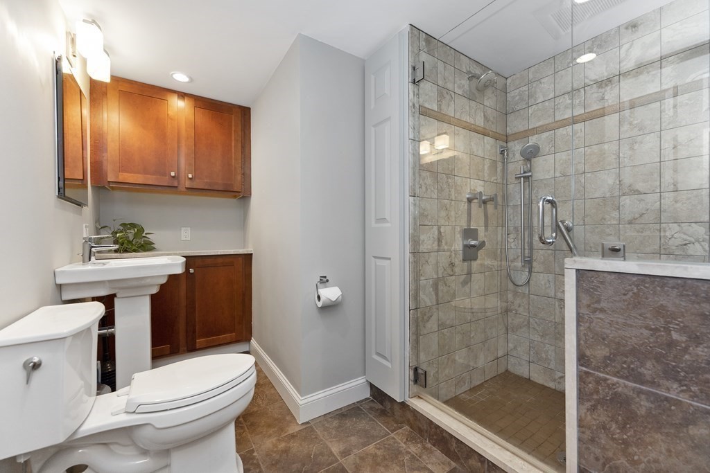10 Oakley Road, Unit 10 Belmont, MA 02478 - Photo 21 of 26 Gallery Image 21