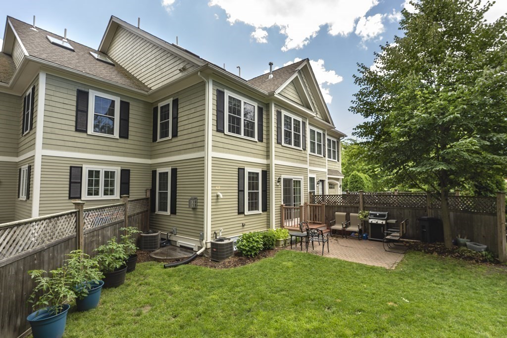 10 Oakley Road, Unit 10 Belmont, MA 02478 - Photo 25 of 26 Gallery Image 25