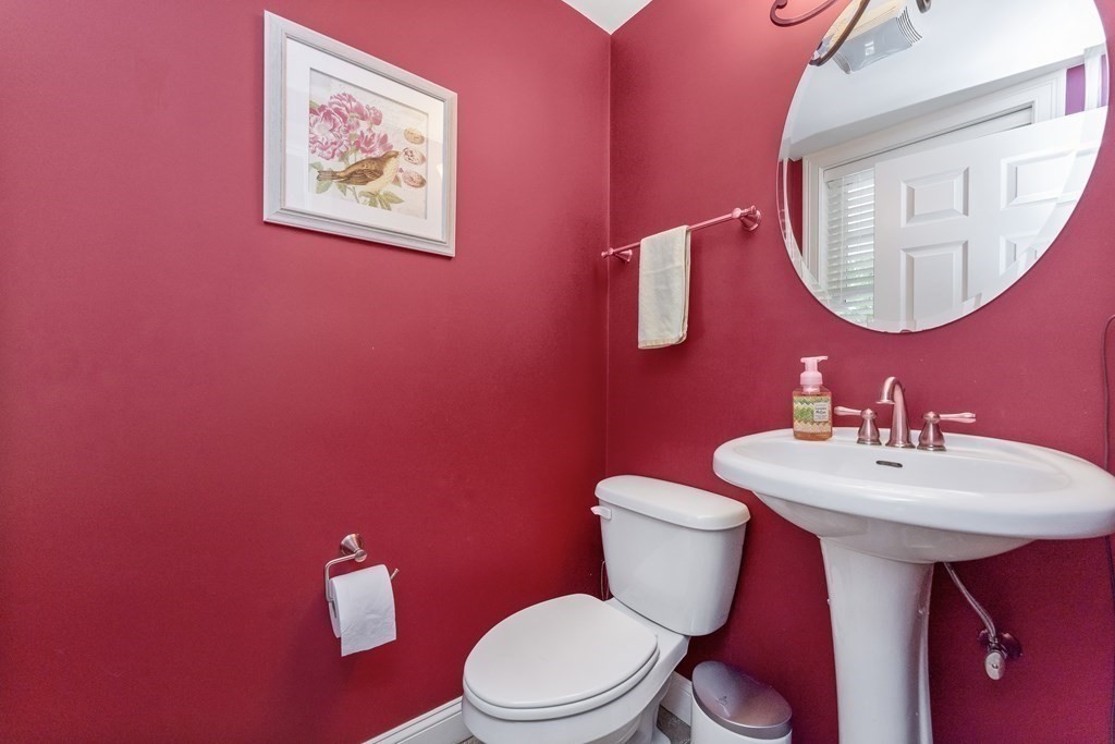 10 Oakley Road, Unit 10 Belmont, MA 02478 - Photo 6 of 26 Gallery Image 6