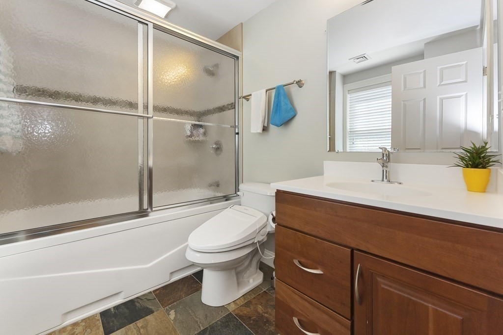 10 Oakley Road, Unit 10 Belmont, MA 02478 - Photo 10 of 26 Gallery Image 10