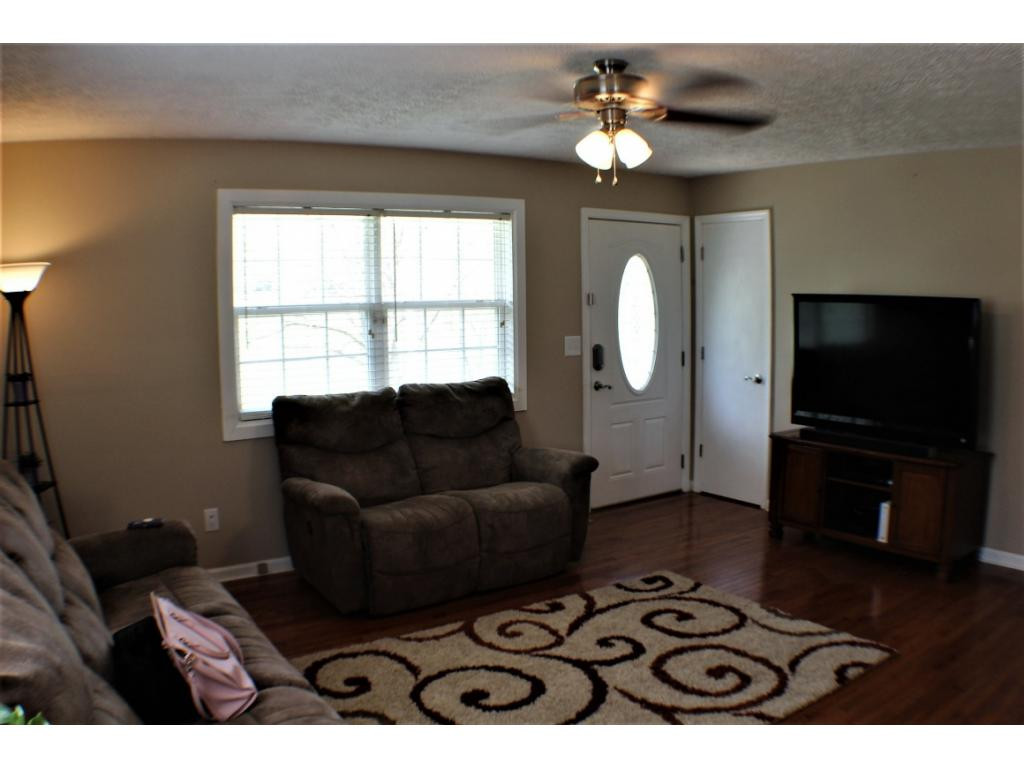 337 Long Hollow Road Elizabethton, TN 37643 - Photo 6 of 36 Photo 6