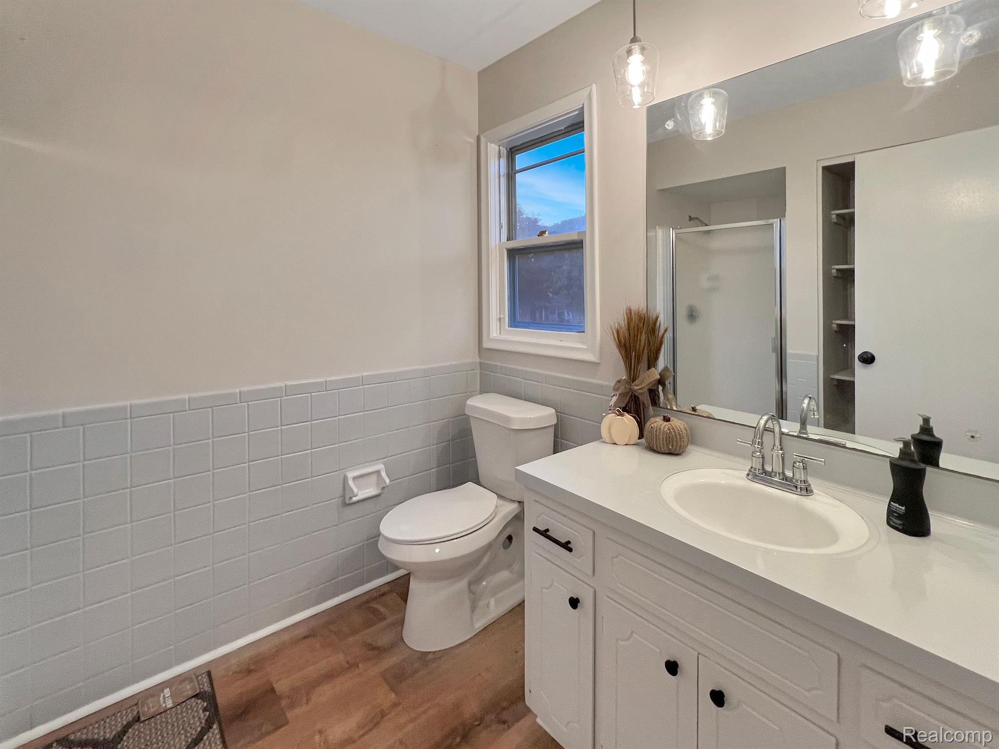 6478 Rustic Ridge Trail Grand Blanc, MI 48439 - Photo 17 of 26 Primary Full Bathroom
