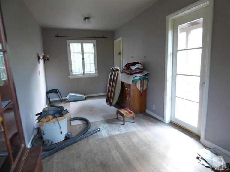 952 Riess Road Simi Valley, CA 93063 - Photo 17 of 25 a view of a room with gym equipment