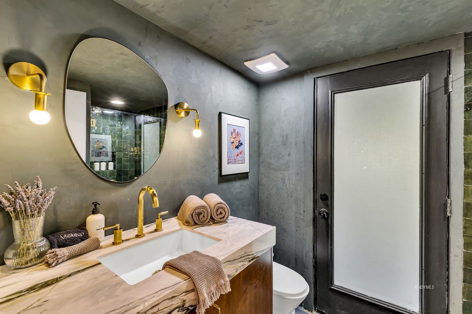 53010 Inspiration Lane Idyllwild, CA 92549 - Photo 70 of 91 a bathroom with a sink mirror and toilet