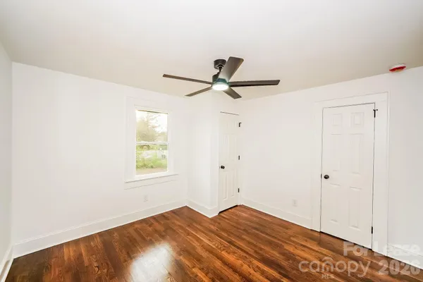 $1,705 | 1522 7th Ave Drive Southwest, Hickory, NC 28602