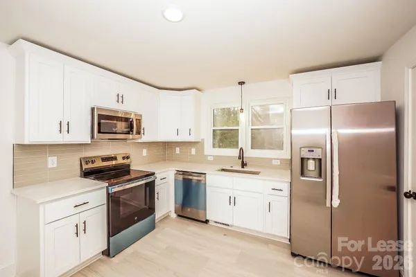 $1,705 | 1522 7th Ave Drive Southwest, Hickory, NC 28602