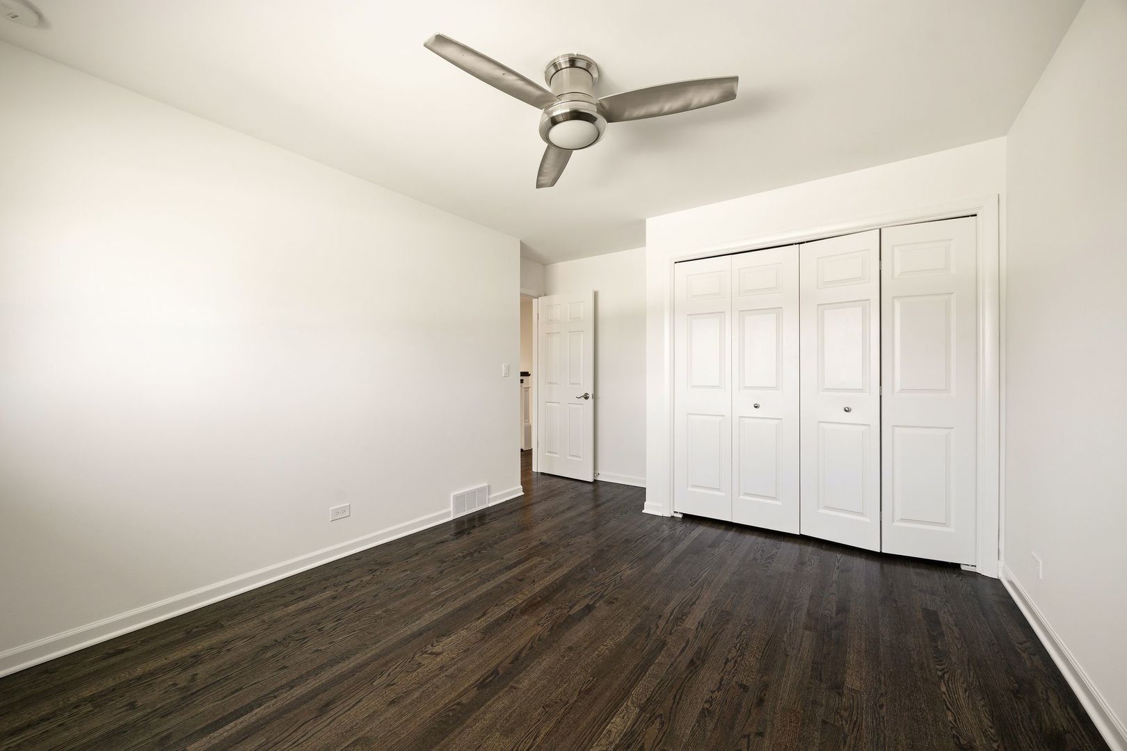 215 Hibbard Road Wilmette, IL 60091 - Photo 18 of 35