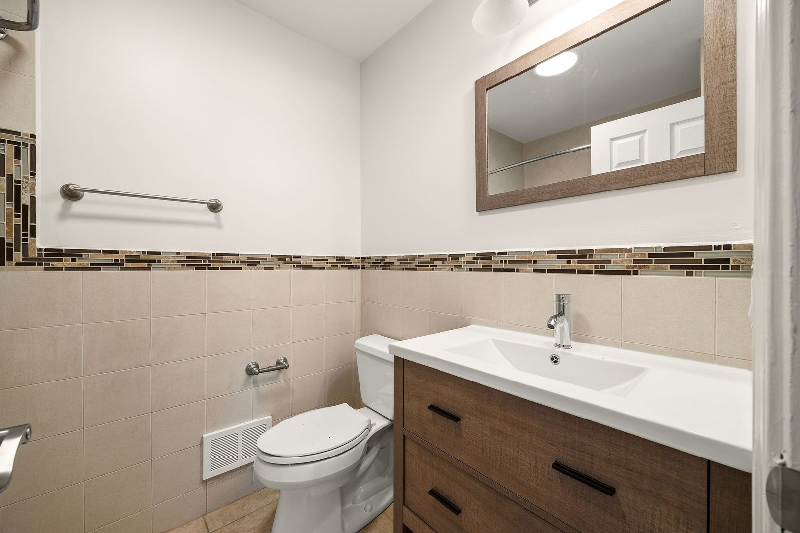 215 Hibbard Road Wilmette, IL 60091 - Photo 20 of 35