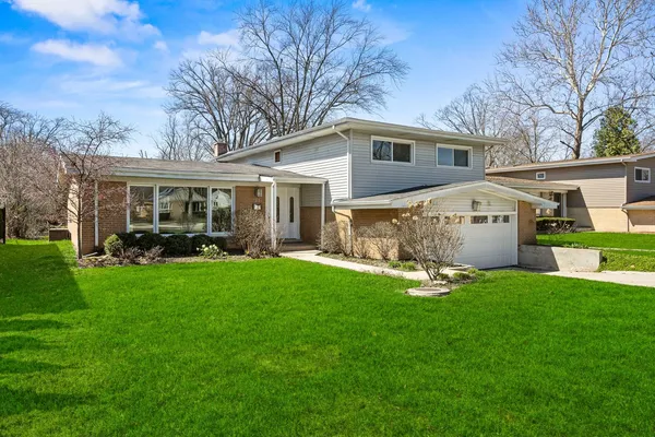 $747,700 | 215 Hibbard Road, Wilmette, IL 60091